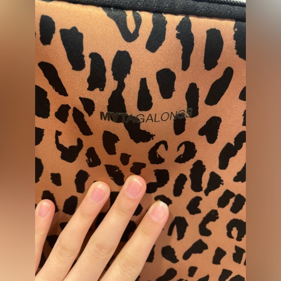 neoprene leopard tote/travel bag - Picture 2 of 7